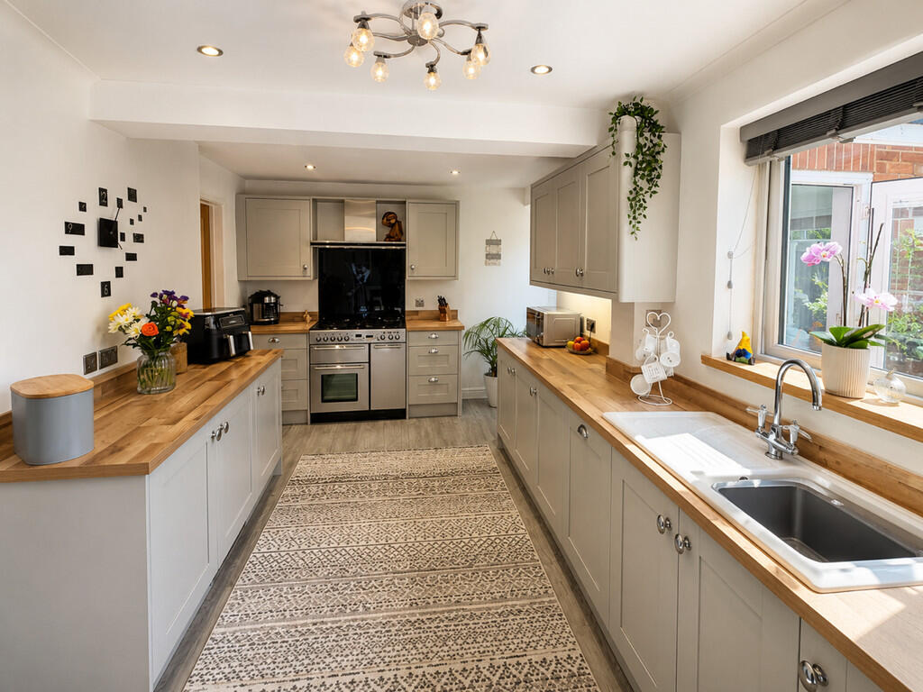 House in Nuneaton and Bedworth, Whitestone - View 5