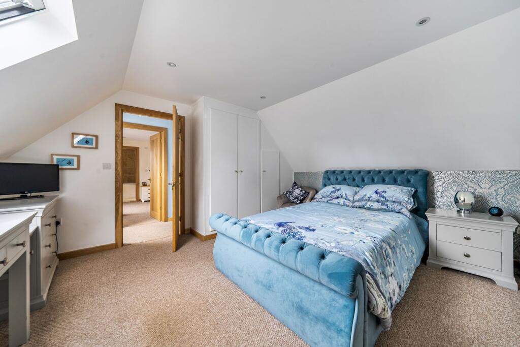 House in Reading - More