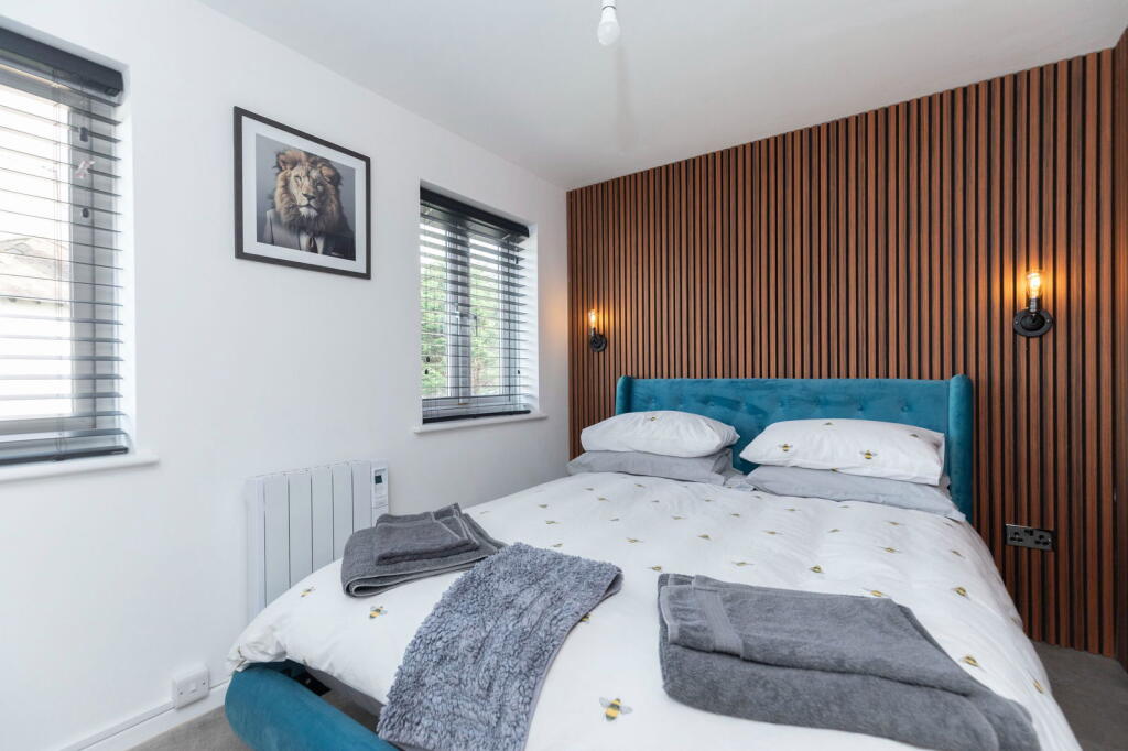 Apartment in Cheltenham, Gloucestershire - View 6