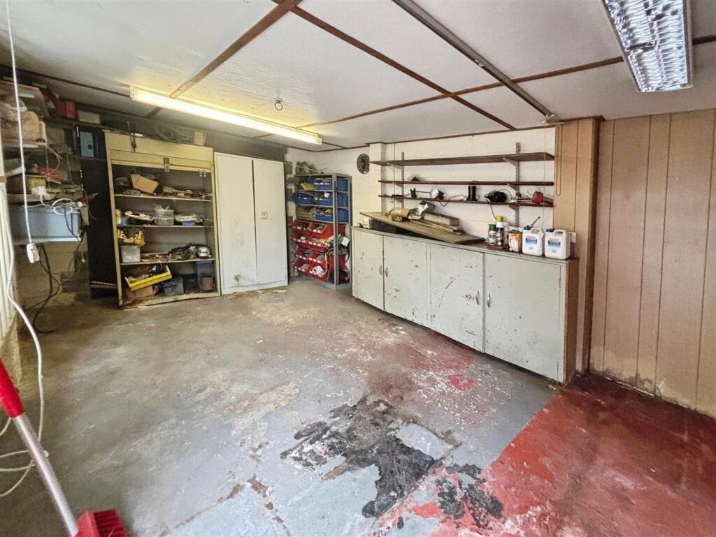 Additional image 17 of Reevy Avenue, Bradford, BD6 3EQ