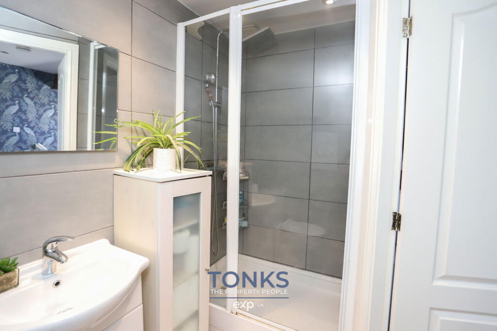 Additional image 16 of Spacious & tucked away in heart of Halesowen – The Rosegardens, Hagley Rd, B63 4JE