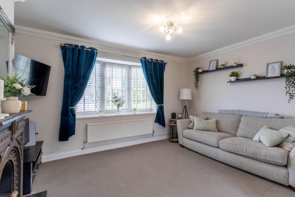Mungo Park Road, Gravesend, Kent, DA12 5DF photo 3