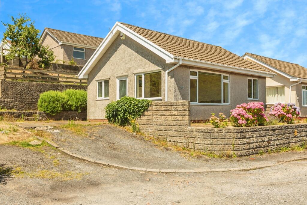 Main image of property: Limeslade Drive, SWANSEA, West Glamorgan, SA3