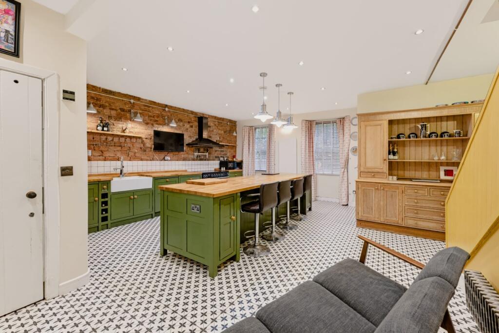 24 Regent Park Square, Strathbungo, G41 2AG photo 2