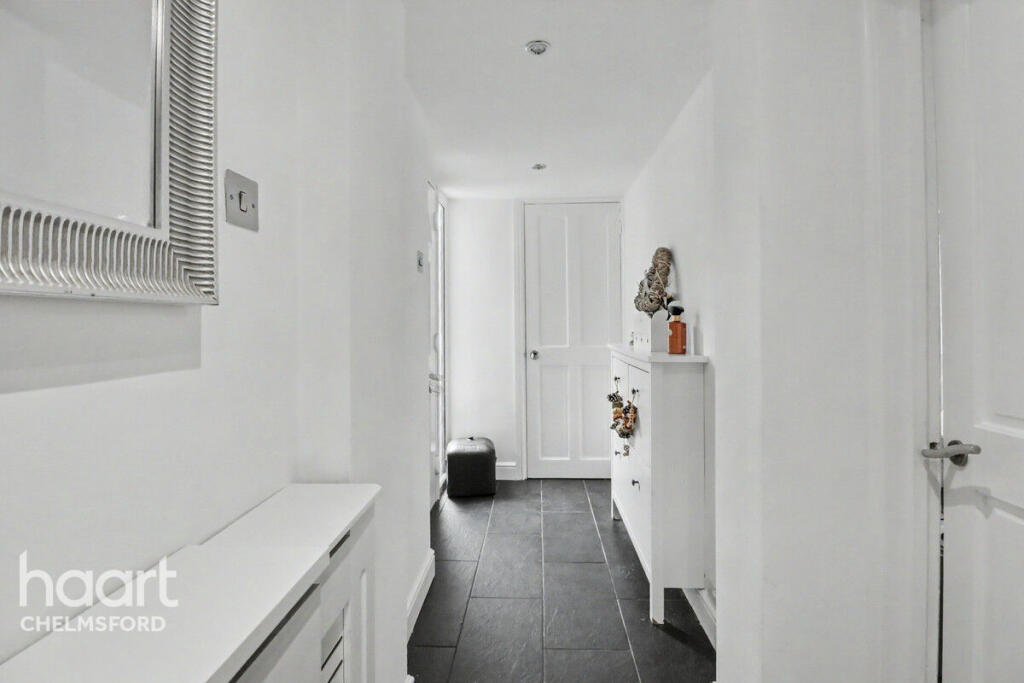 House in Chelmsford, Meadgate, Great Baddow - View 2