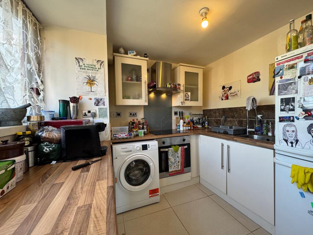Apartment in Newcastle upon Tyne, Blakelaw, Kenton - View 3