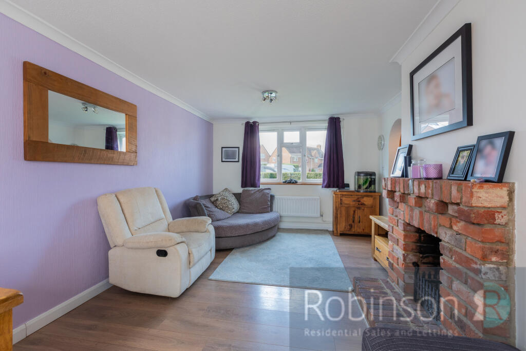 Sawyers Crescent, Maidenhead, Berkshire photo 3