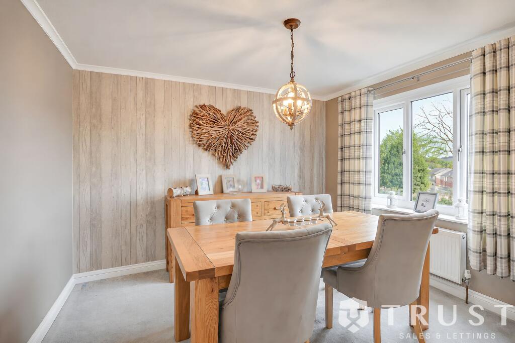 House in Kirklees, Firthcliffe - More
