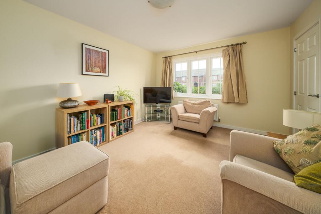 House in Worcester - View 4