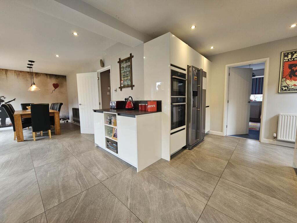 Newbery  Close, Colyton, Devon photo 2