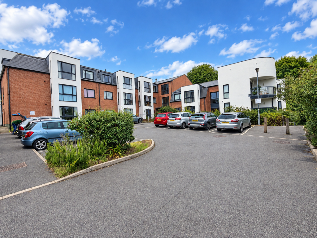 Main image of property: 98, Whitley Court, Hayes Road, Paignton, TQ4 5XY