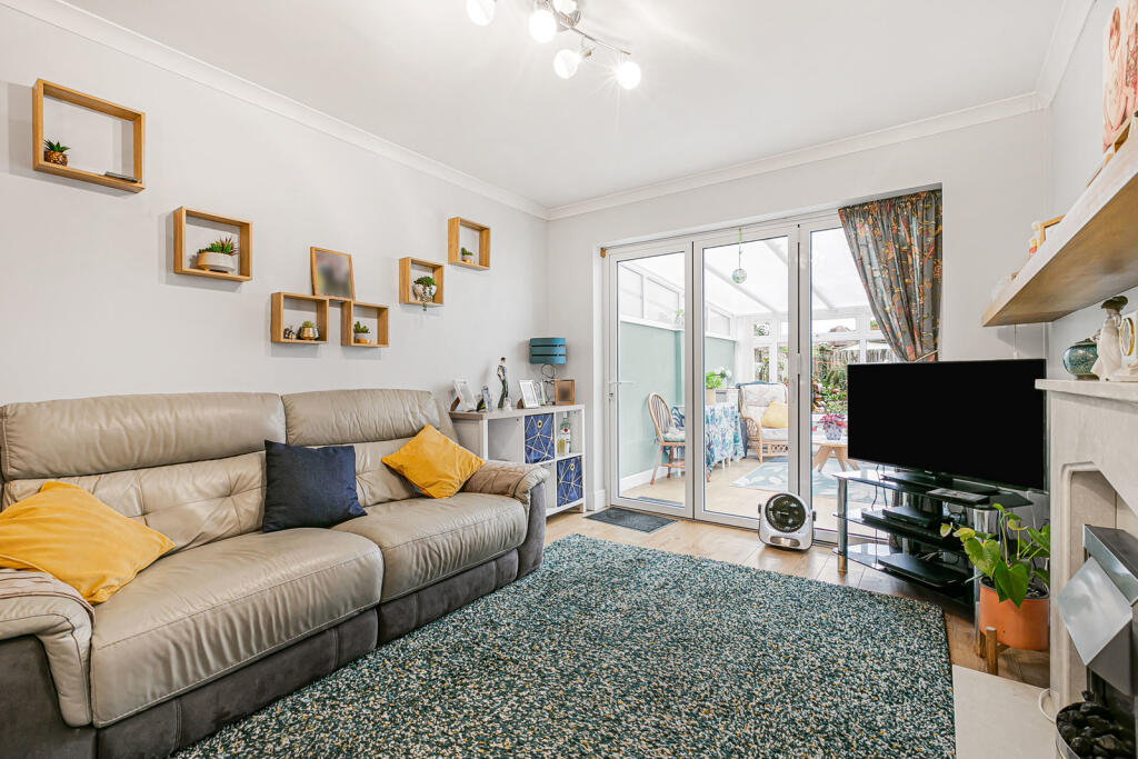 House in Twickenham - More