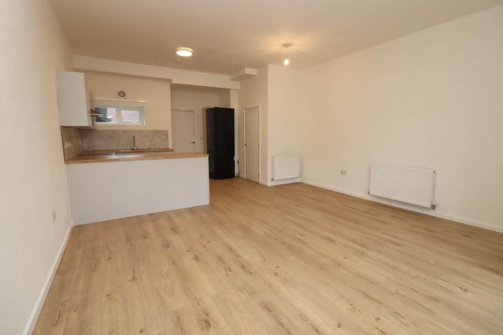 House in Wirral, Liverpool City Region - View 5