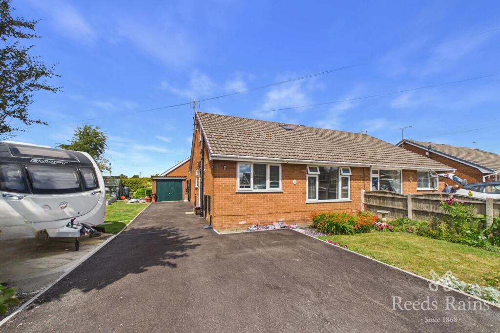 Main image of property: Cotswold Drive, Grassmoor, Chesterfield, Derbyshire, S42
