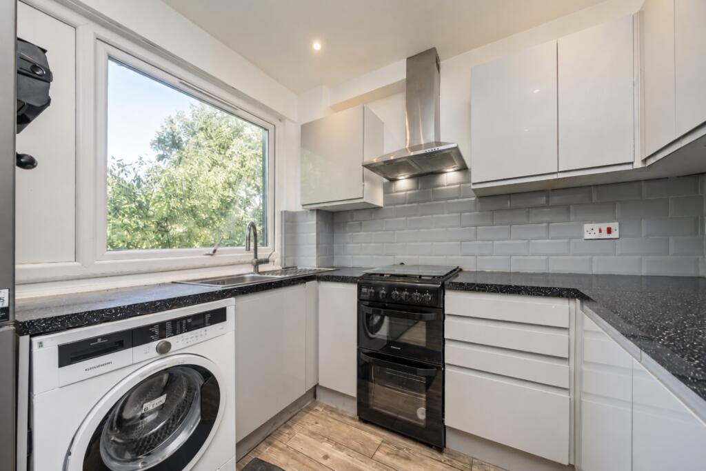 House in London - View 5