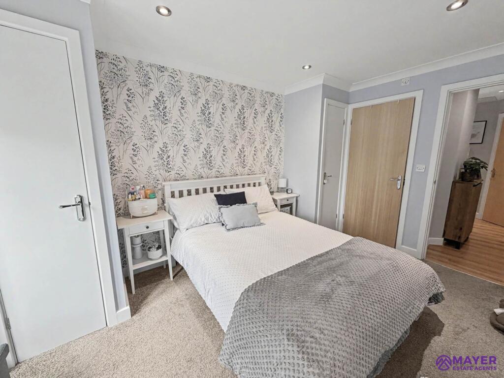 Apartment in Plymouth - More