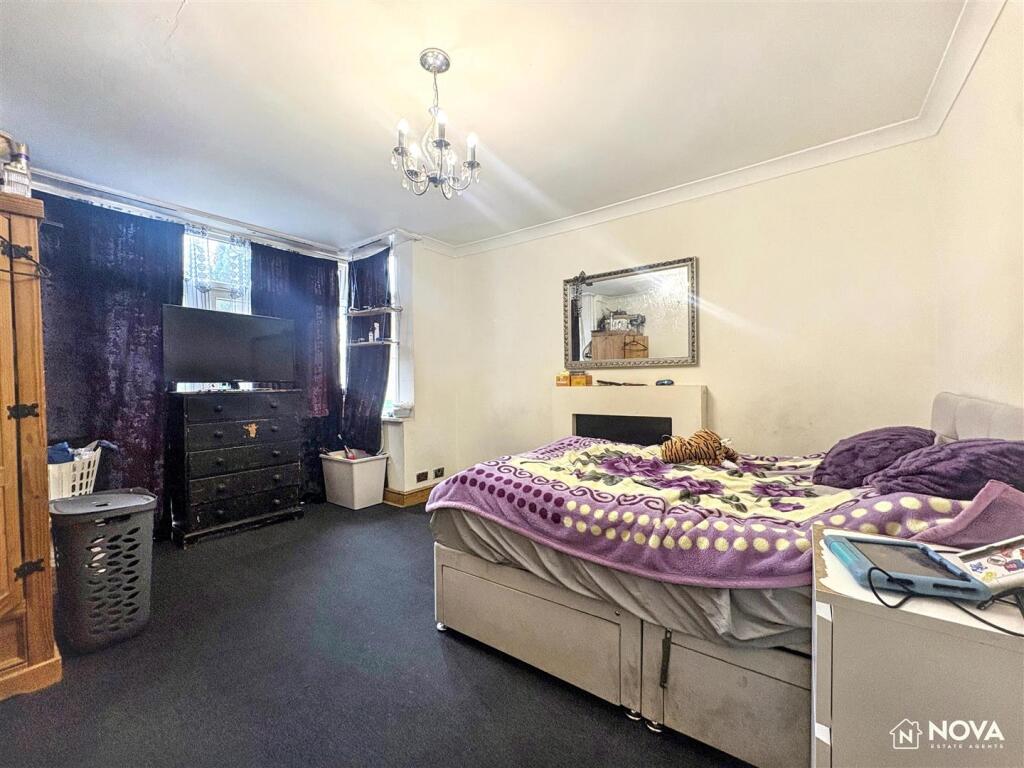House in Luton - More