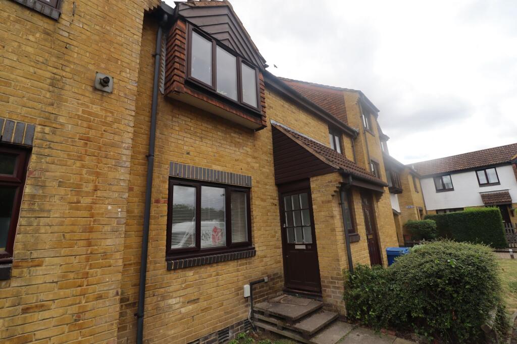 2 bedroom maisonette for rent