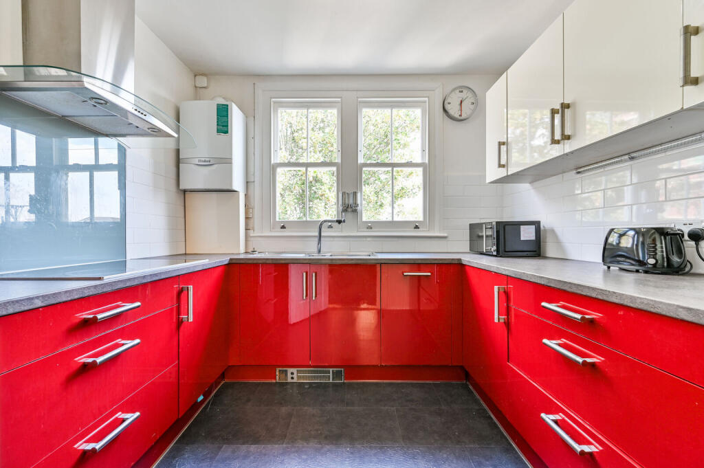 Apartment in London - View 3