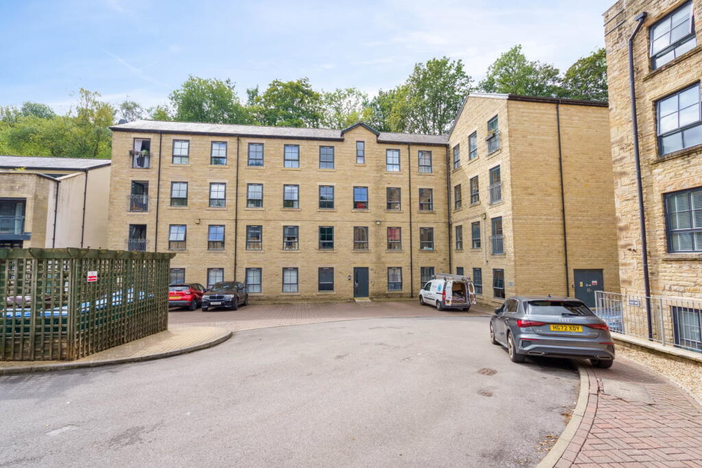 Main image of property: Kinderlee Way, Chisworth