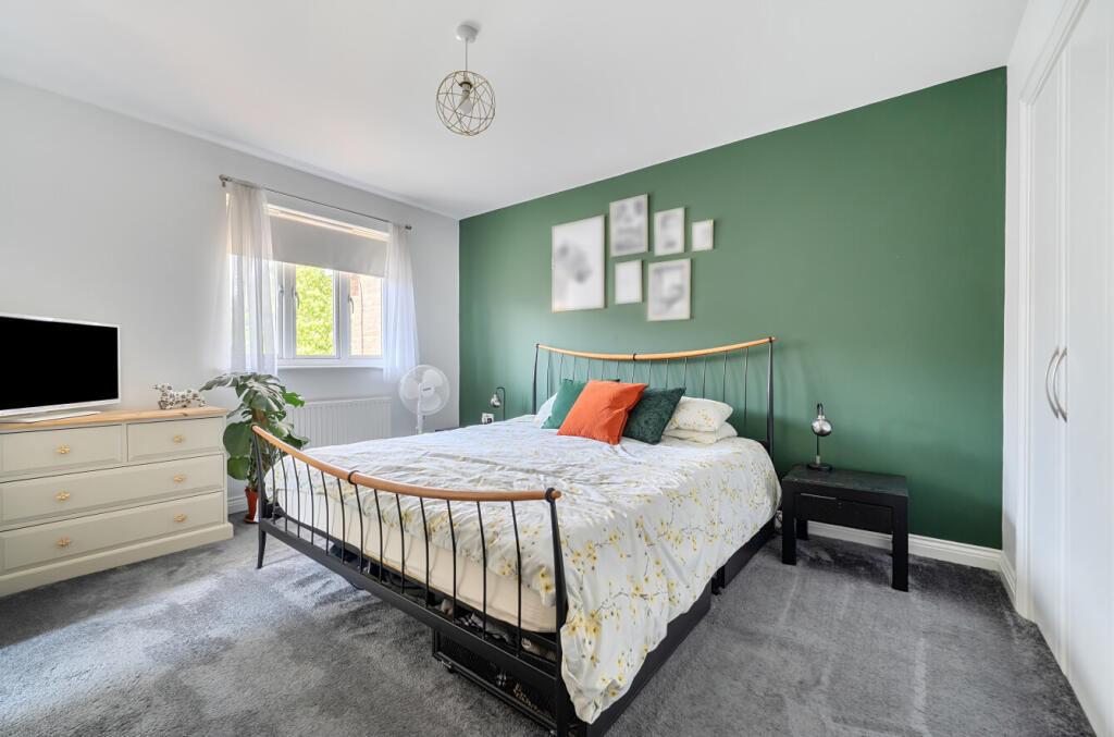 Flemish Place, Warfield, Bracknell - View 6