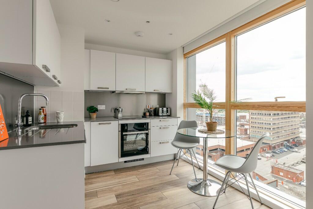 Main image of property: Flat 1102, Queen Street, Maidenhead, Berkshire, SL6