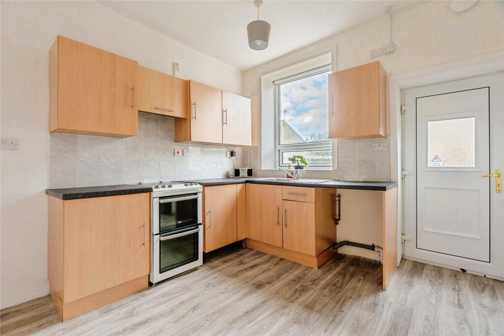 Midgley Street, Colne, Lancashire, BB8 - View 4