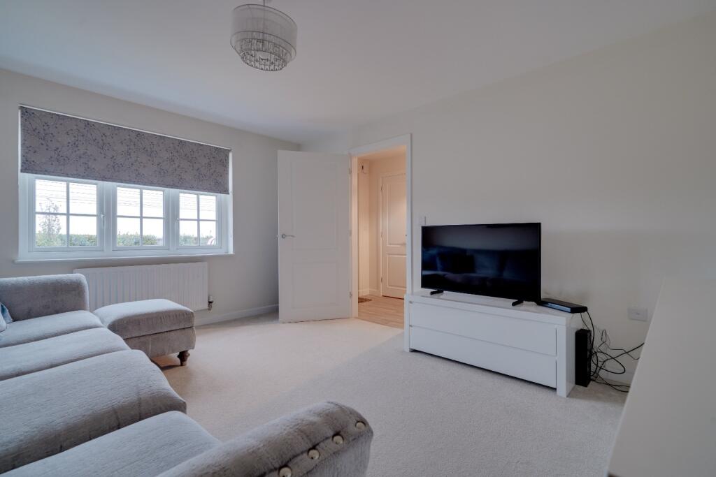 Hampshire Road, Royston, photo 4