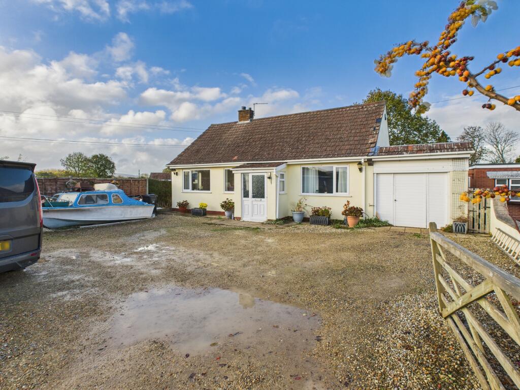 3-bed detached on Enmore, Bridgwater, £399,950