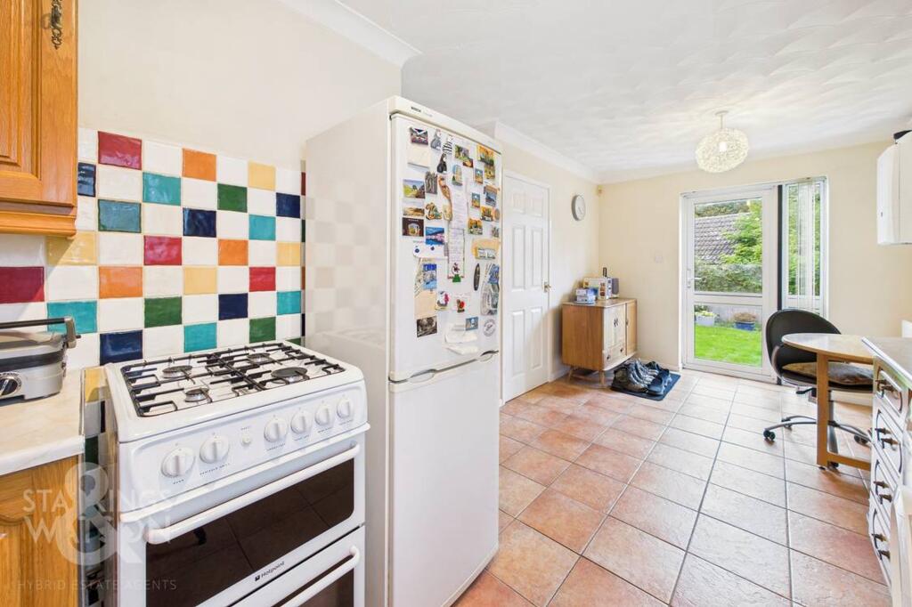 Yaxley Way, Bowthorpe, Norwich photo 4