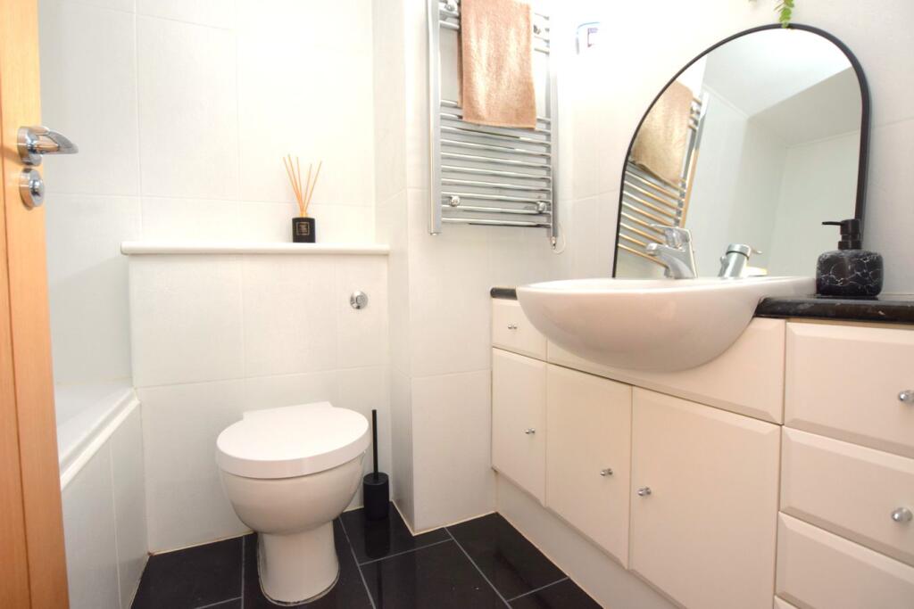 Apartment in Chelmsford - View 5