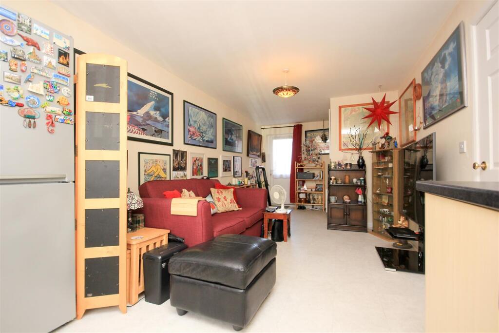 NN10, Highfield Road, Rushden - View 3