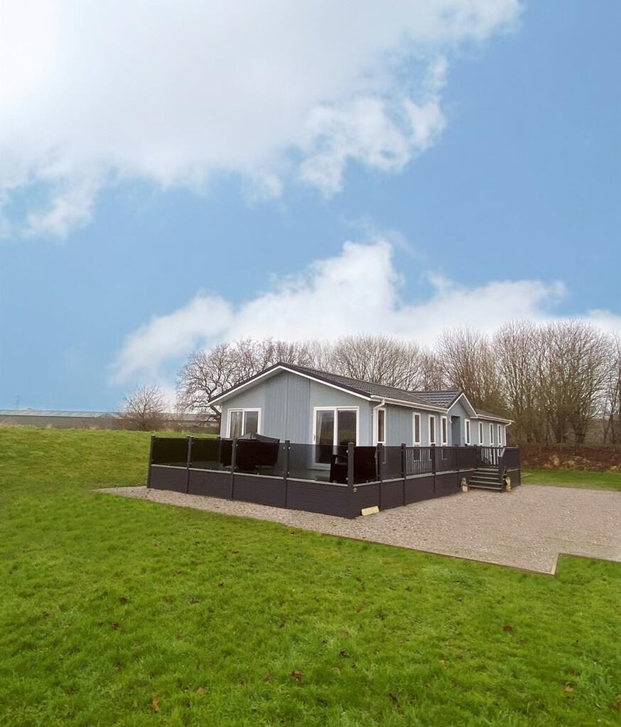 2-bed caravan on Melbourne Road, Allerthorpe, York, £160,000