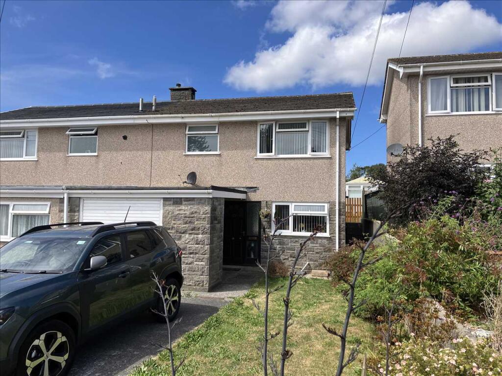 3-bed semi-detached on Whitehall Avenue, Pembroke, £185,000