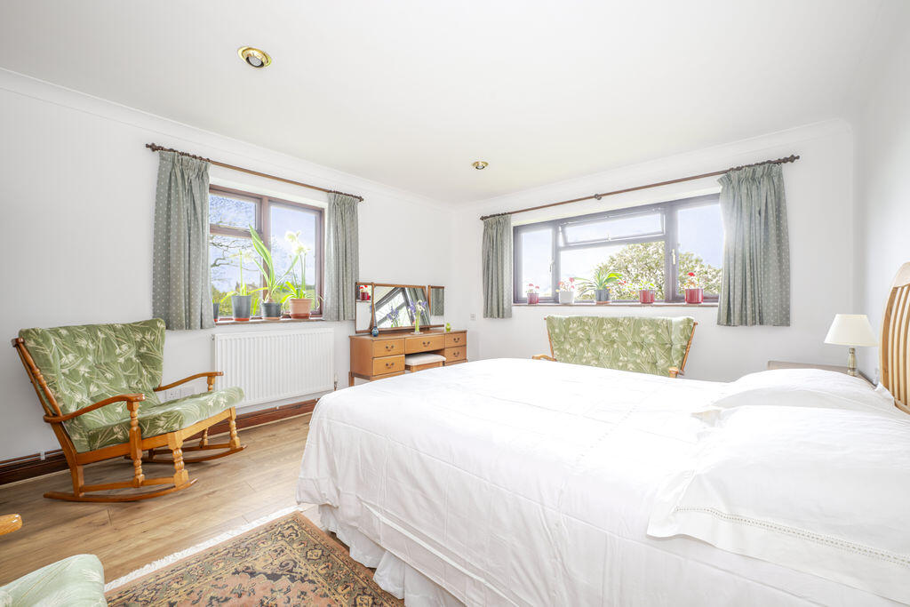 House in Wealden, Herstmonceux - More