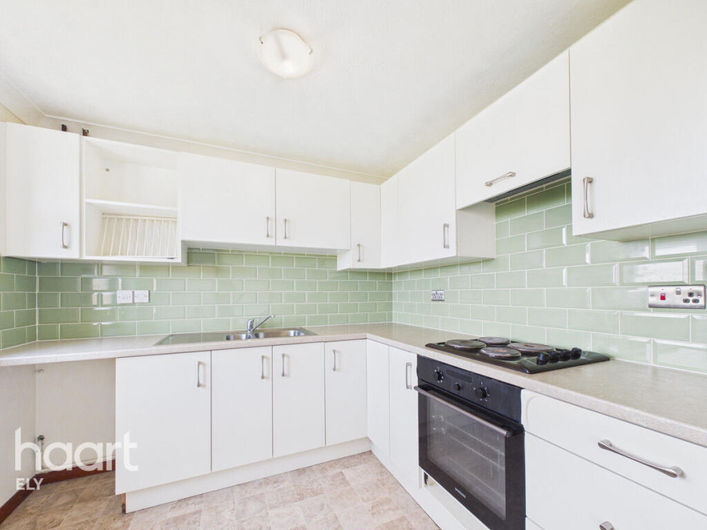 Sandys Crescent, Littleport photo 2