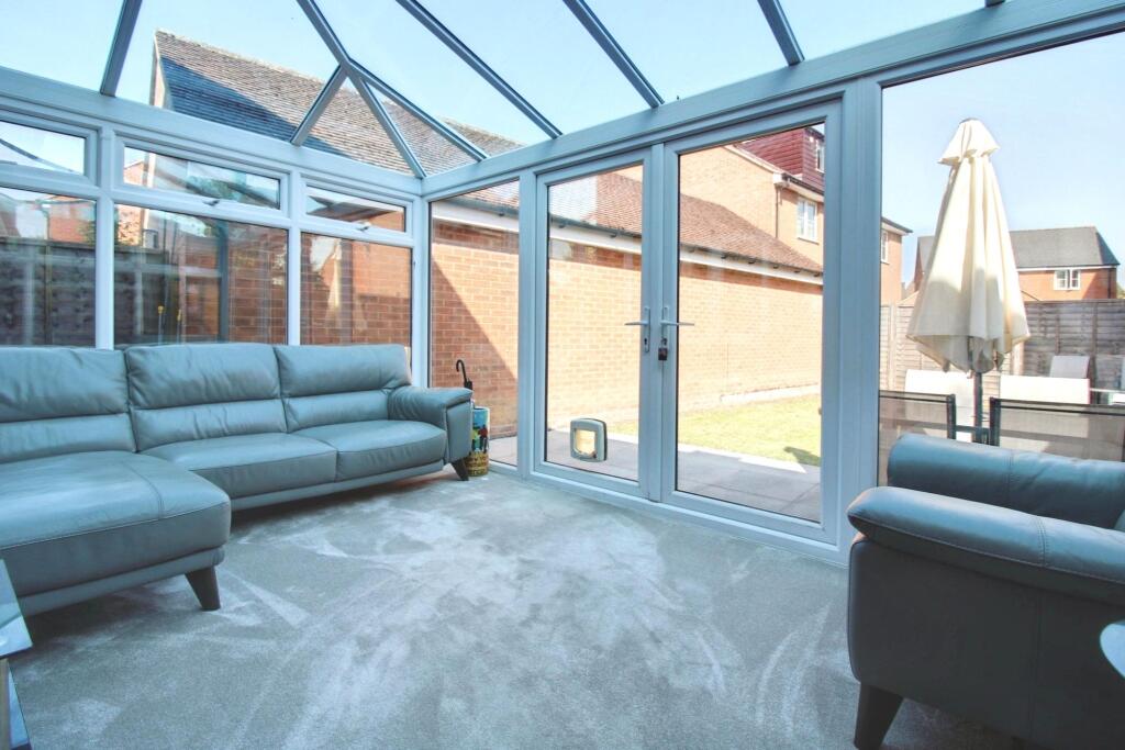 House in Swindon, Haydon Wick - View 4