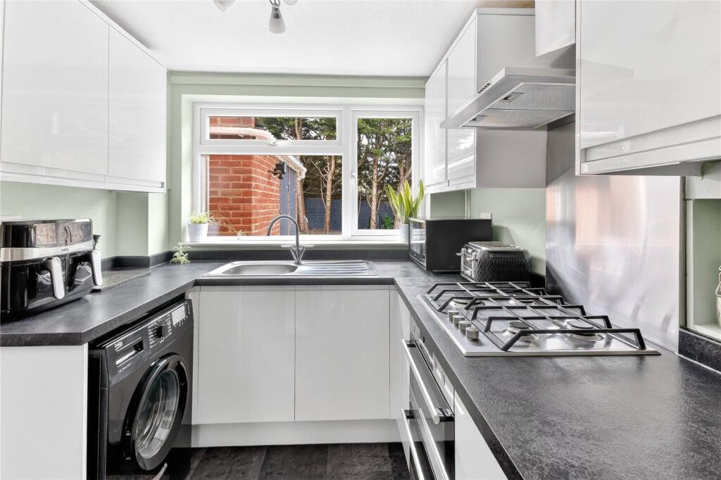 House in Bracknell - View 2
