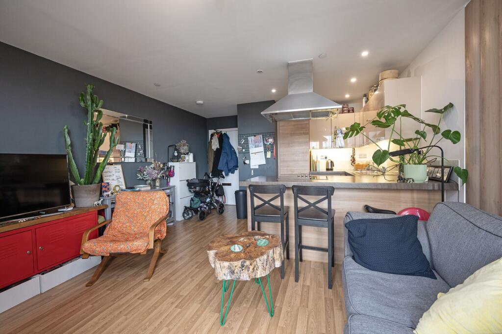 Apartment in London - More