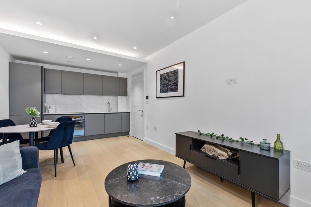Apartment in Twickenham - View 5