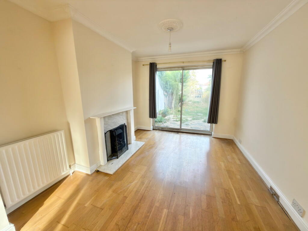 House in Harrow - View 4