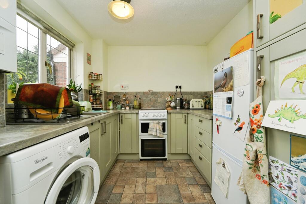 Framlingham Close, Worcester, Worcestershire, WR5 photo 2