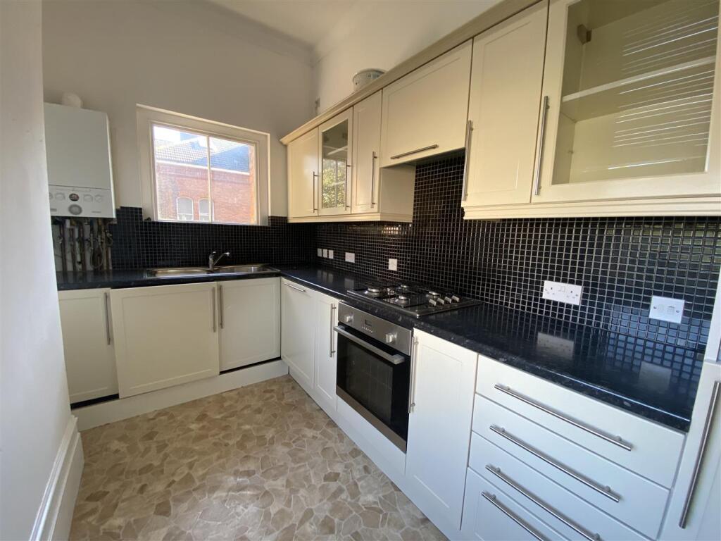 Apartment in Tonbridge - View 2