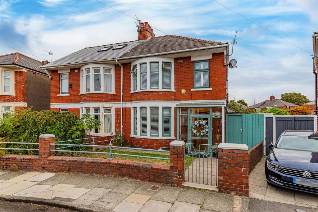 3-bed semi-detached on Avondale Crescent, Grangetown, Cardiff, £375,000