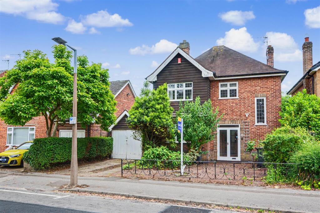 4-bed detached on Peveril Road, Beeston, Nottingham, £400,000