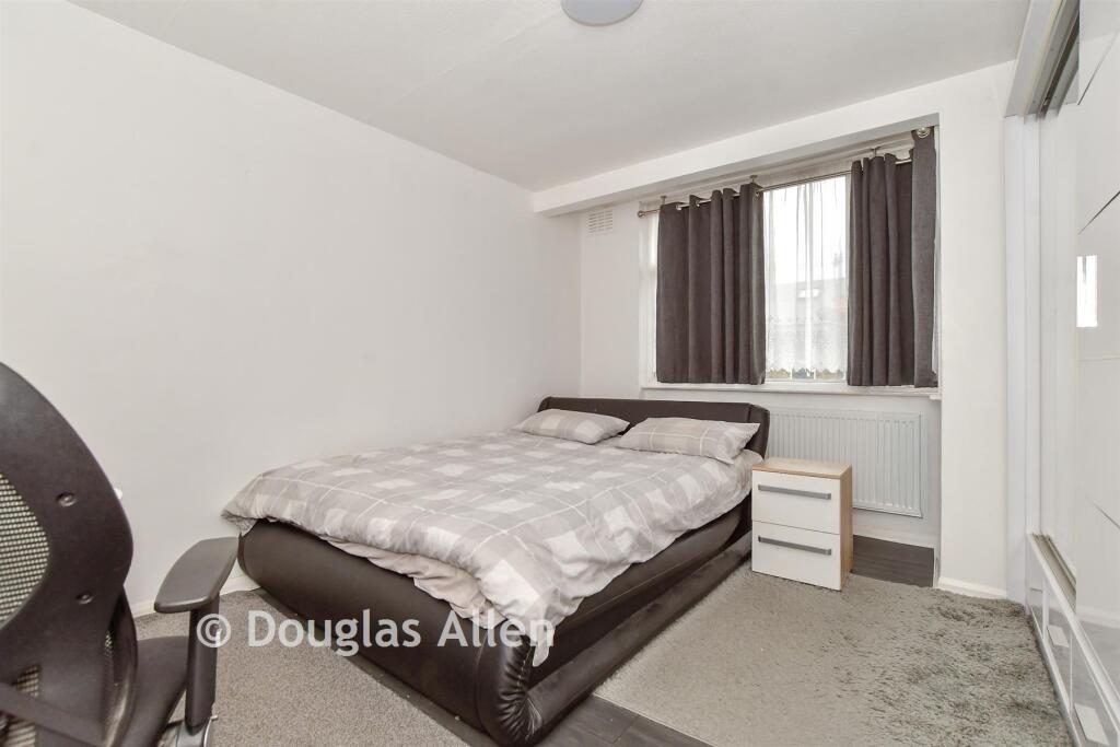 House in London - View 5