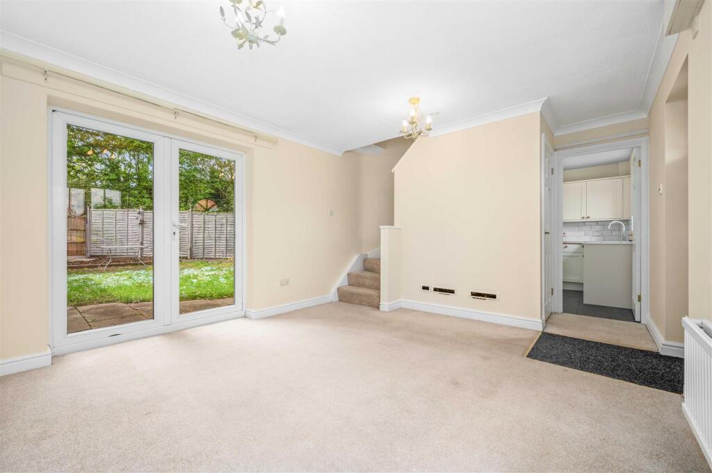 Plover Close, Alcester photo 3