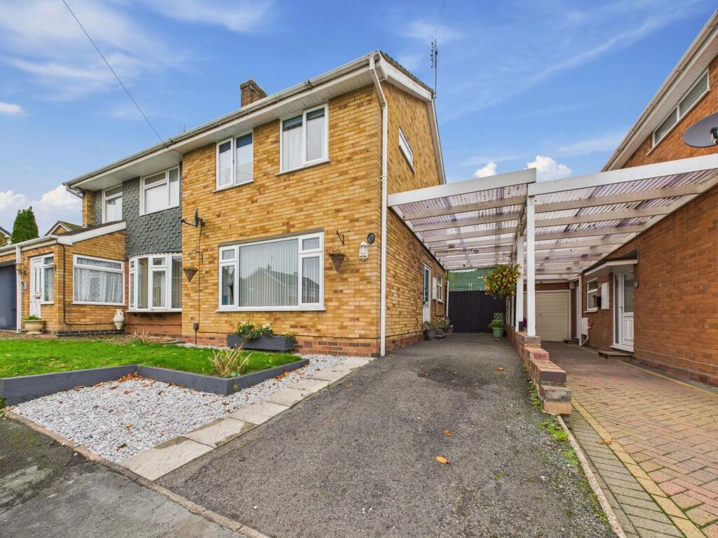 3-bed semi-detached on 77 St. Andrews Way, Church Aston, £244,000