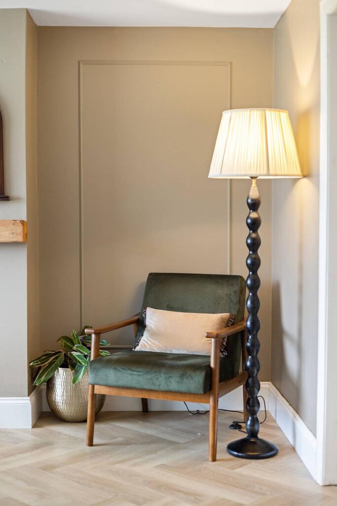 House in Edinburgh, Midlothian - More