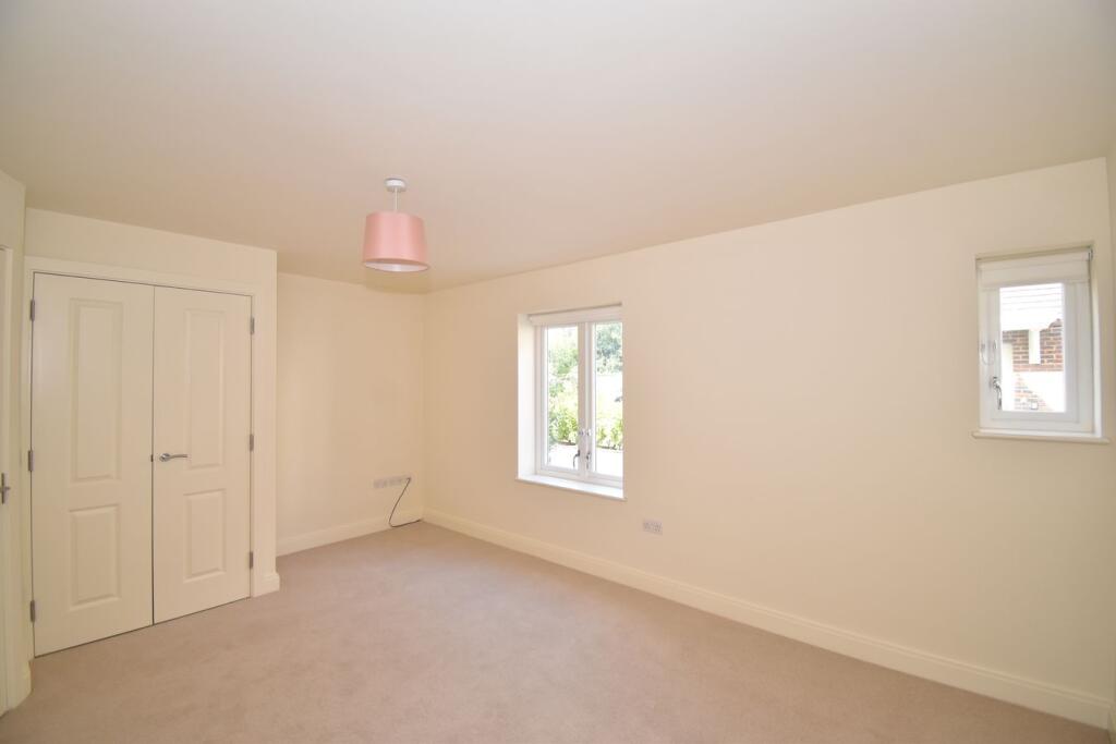 Apartment in Maidstone, Leeds - More